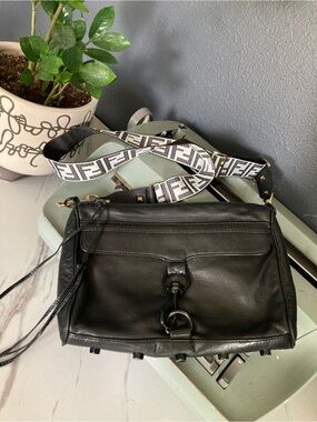 Black Leather Crossbody Bag with Graphic Strap